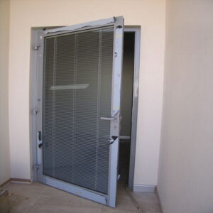 ابواب المنيوم فني المنيوم باكستاني - احمد 66814293 - المنيوم الكويت - المنيوم مطابخ - المنيوم - فني المنيوم - تركيب شتر - تصليح شتر - شتر - شترات - معلم شتر - معلم المنيوم - تصليح المنيوم - فني شتر